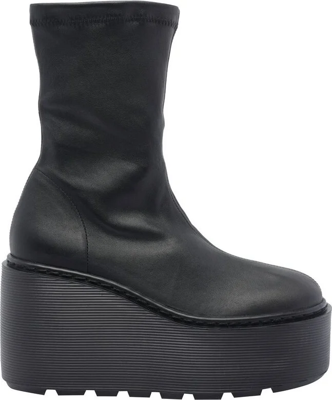 Vic Matie Round-Toe Platform Ankle Boots