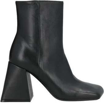 Vic Matiē Woman Ankle boots