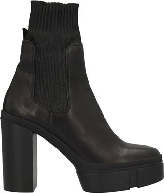 Vic Matiē Woman Ankle boots