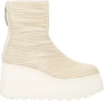 Vic Matiē Woman Ankle boots