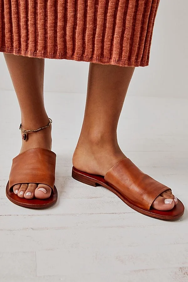 Vicente Slide Sandals