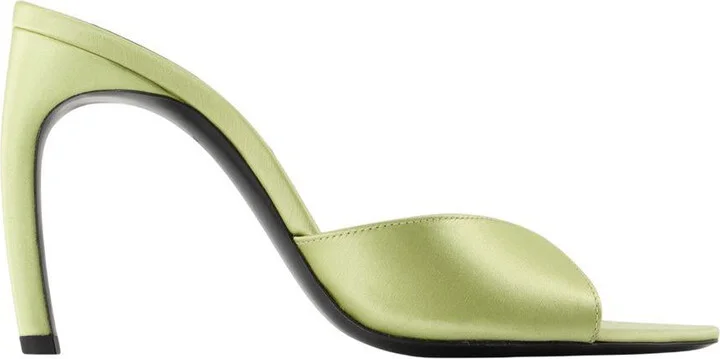 Victoria Beckham Banana Pumps