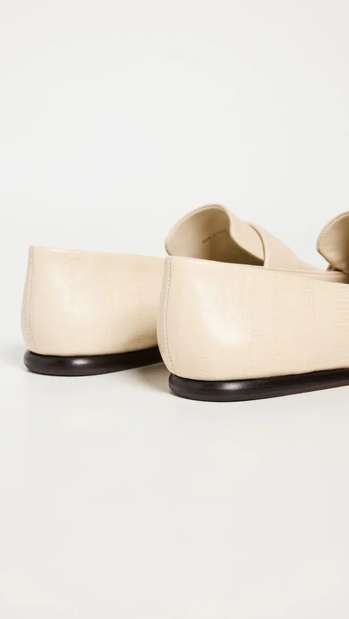 Vince Davis Flats - Image 2