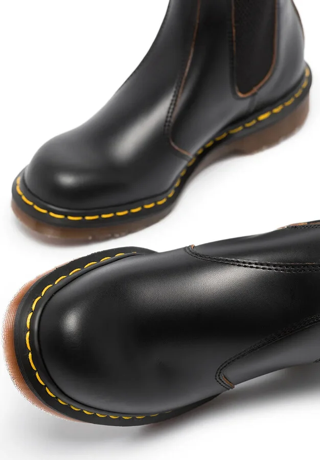 Vintage round-toe leather boots - Image 4
