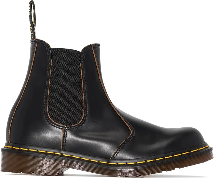 Vintage round-toe leather boots