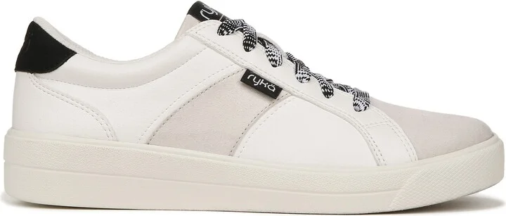 Viv Classic Low Top Sneaker - Image 3