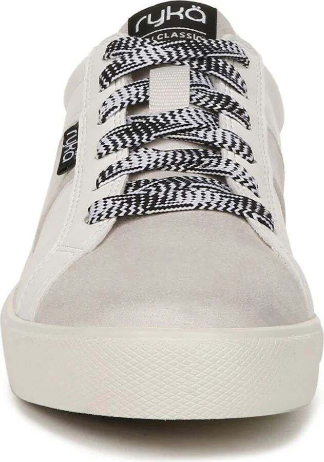 Viv Classic Low Top Sneaker - Image 4