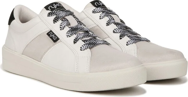 Viv Classic Low Top Sneaker - Image 9