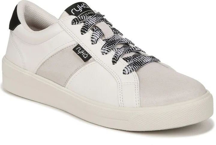 Viv Classic Low Top Sneaker
