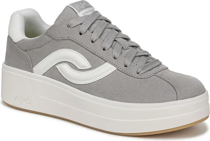 Viv Max Sneaker