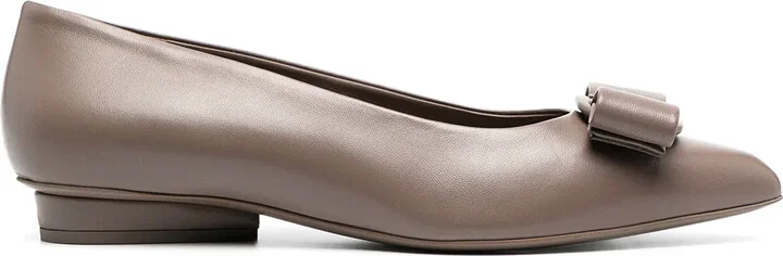 Viva pointed-toe flats
