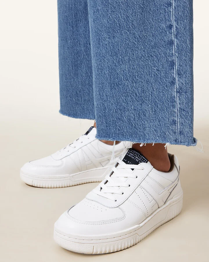 Vix Low Top Round Toe Leather Sneakers - Image 4