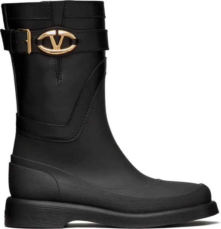 VLogo buckle boots