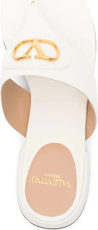 Vlogo-plaque sandals - Image 4
