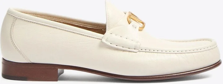 VLogo Signature Leather Loafers