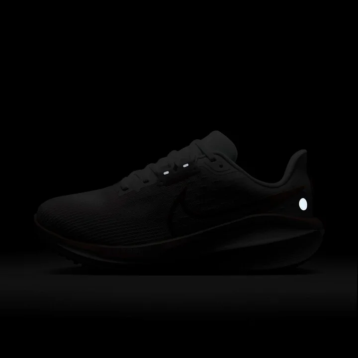 Vomero 17 Running Shoe - Image 10