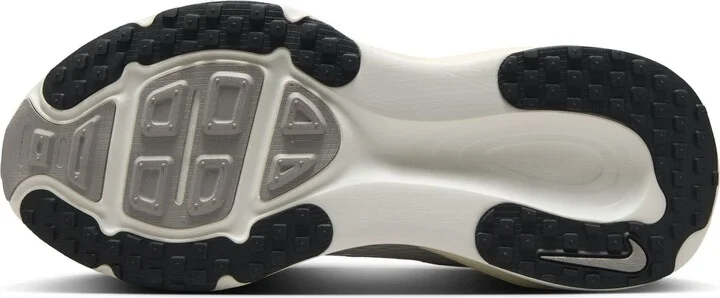 Vomero 18 Running Shoe - Image 5