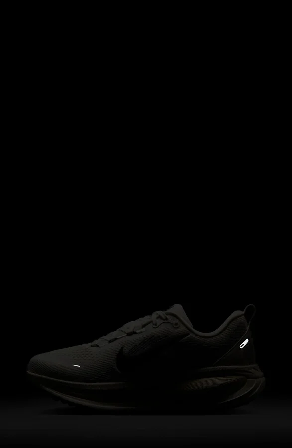 Vomero 18 Running Shoe - Image 10