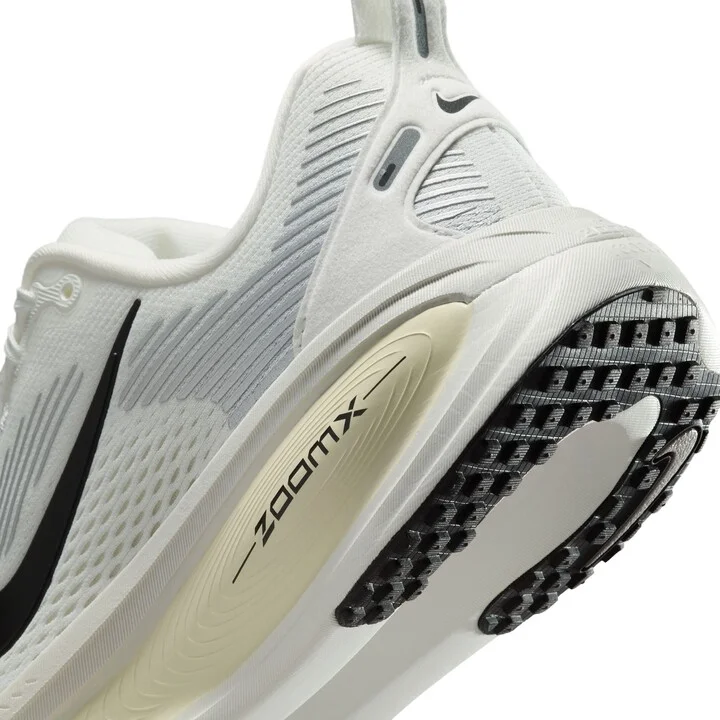 Vomero 18 Running Shoe - Image 11