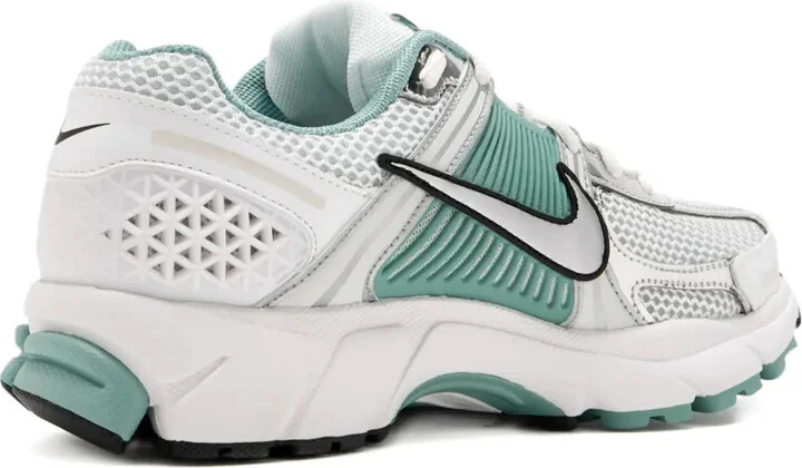 Vomero 5 low-top sneakers - Image 2