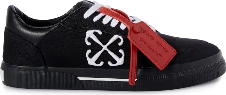 Vulcanized contrasting-tag canvas sneakers
