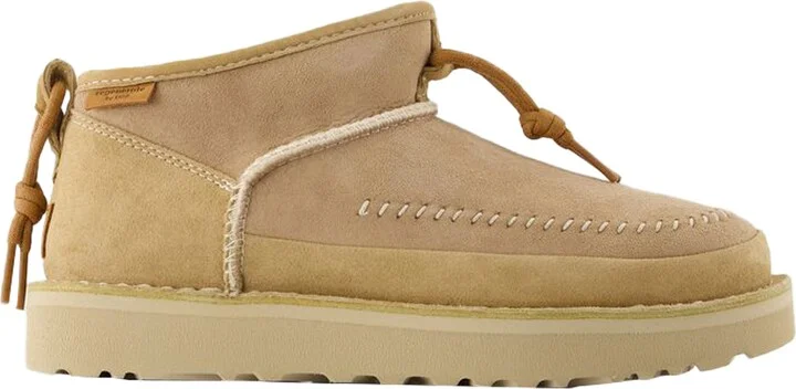 beige