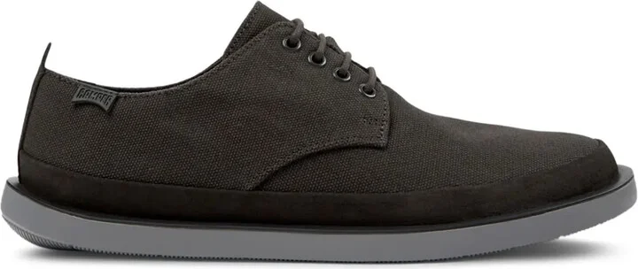 Wagon sneakers