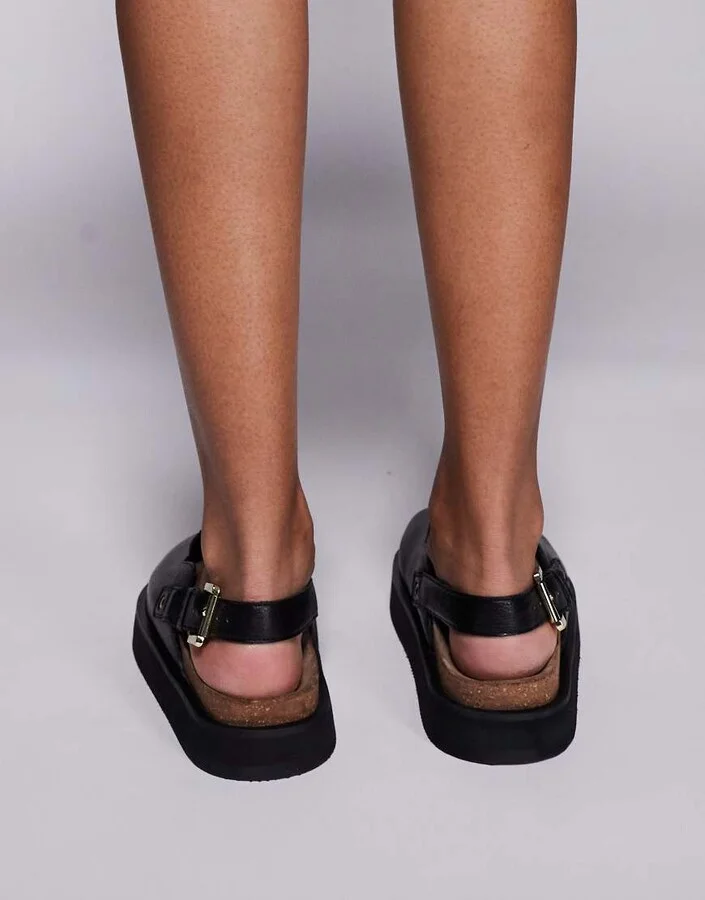 Walk London Barca clog mule in black grain leather - Image 3