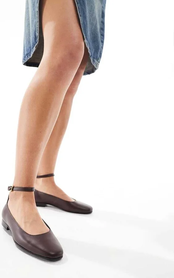 Walk London Bella ankle strap shoes in burgundy leather - Image 3