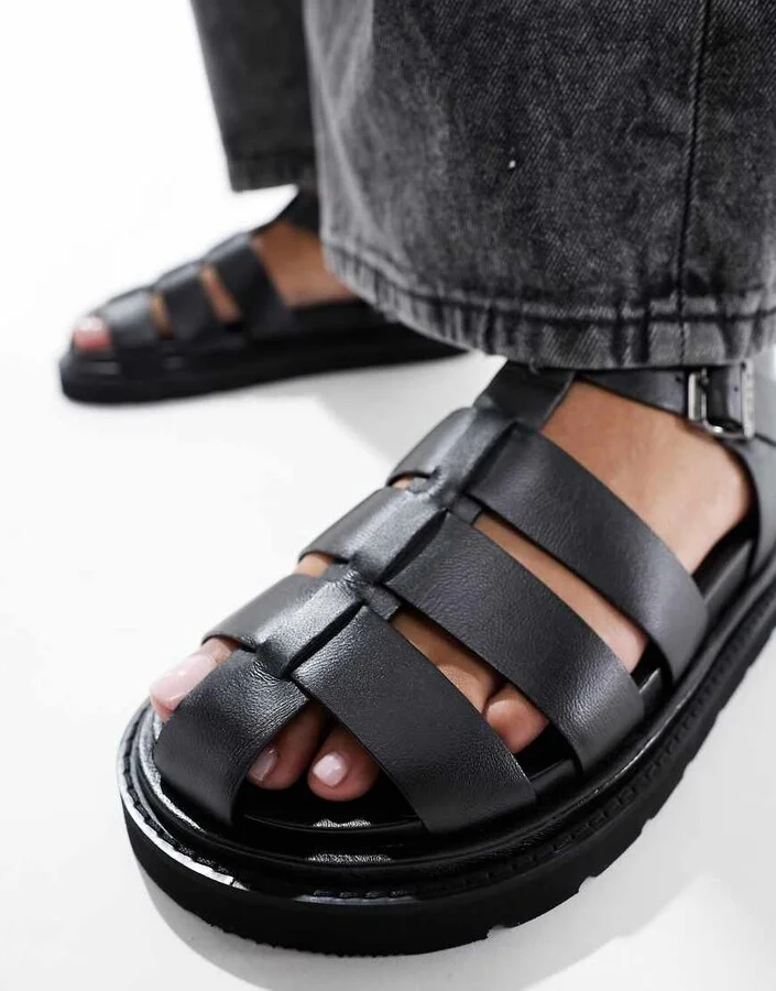 Walk London Budapest Fisherman Sandal in black - Image 3