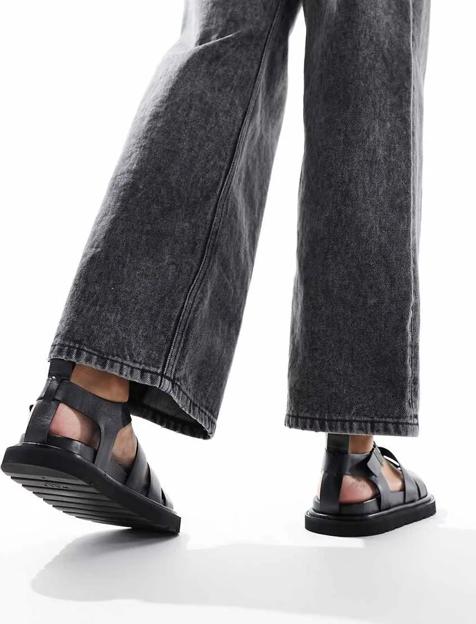 Walk London Budapest Fisherman Sandal in black - Image 4