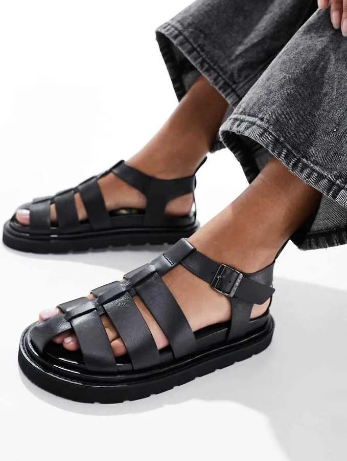 Walk London Budapest Fisherman Sandal in black