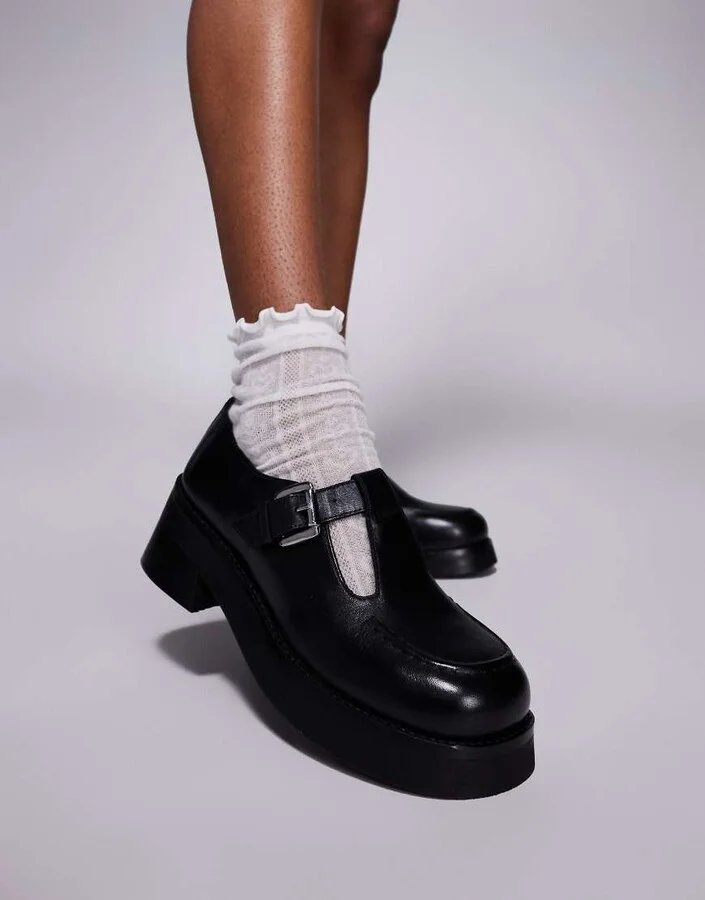 Walk London Cheryl buckle shoes in black leather - Image 3
