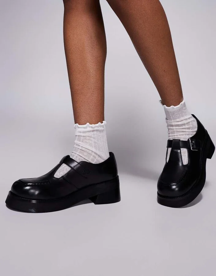 Walk London Cheryl buckle shoes in black leather