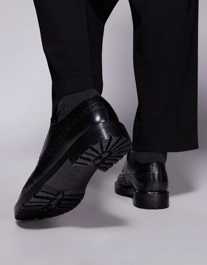 Walk London James brogue shoes in black leather - Image 3