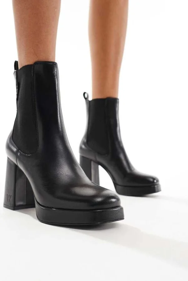 Walk London Poppy chelsea boots in black leather - Image 2