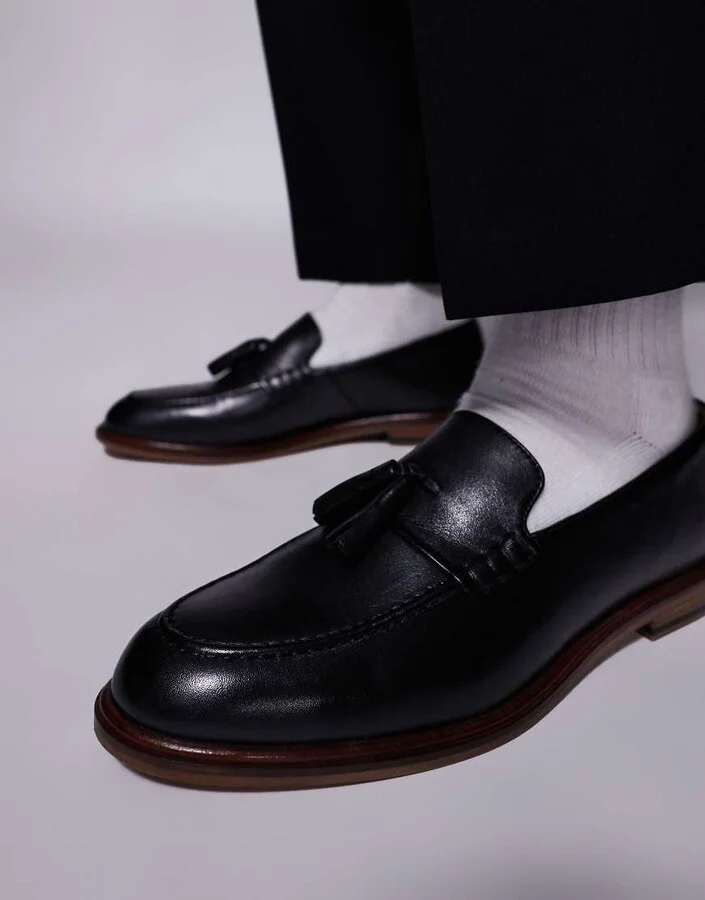Walk London Putney tassel loafers in black leather - Image 3