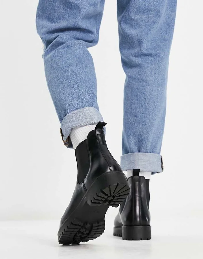 Walk London sean chunky chelsea boots in black leather - Image 4