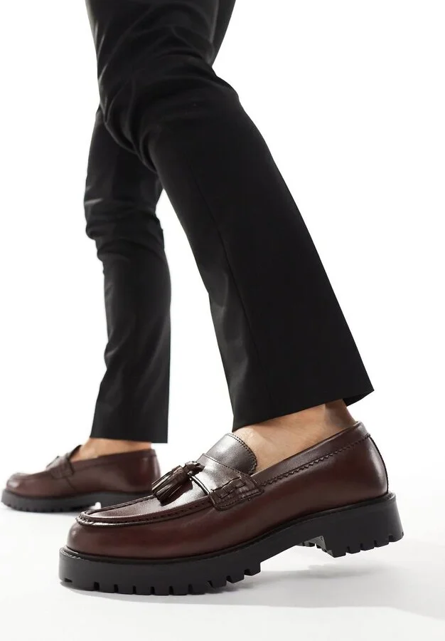 Walk London Sean tassel loafers in brown milled leather - Image 4