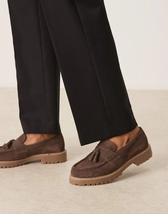 Walk London Sean tassel loafers in brown suede - Image 2