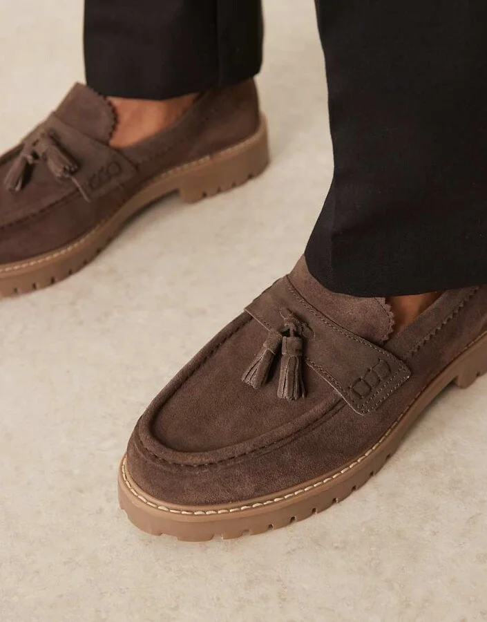 Walk London Sean tassel loafers in brown suede - Image 3