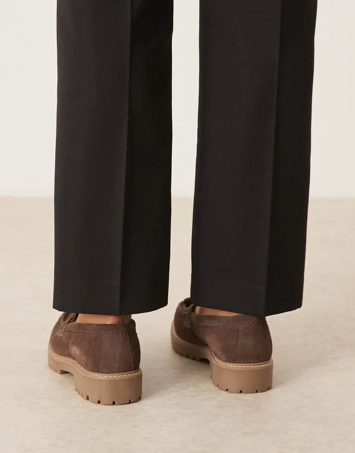 Walk London Sean tassel loafers in brown suede - Image 4