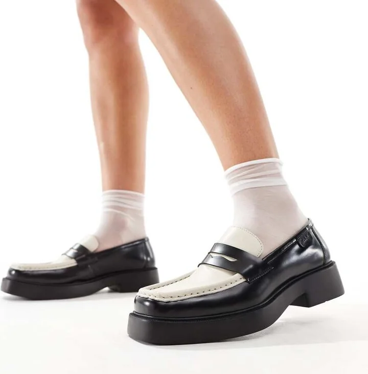 Walk London Taylor saddle loafers in black/off white - Image 4