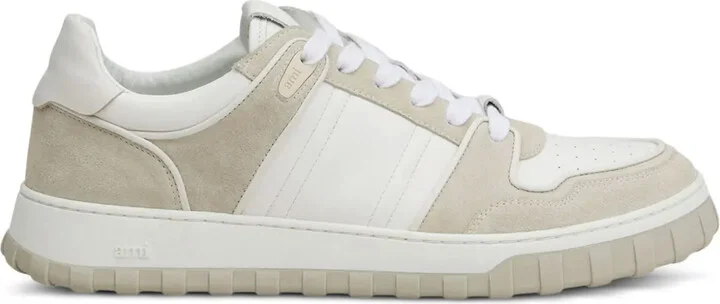 Walk sneakers