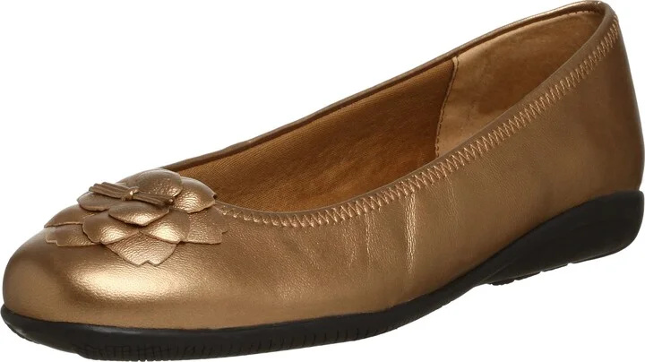 Walking Cradles Women's Trina Flat w/Flower