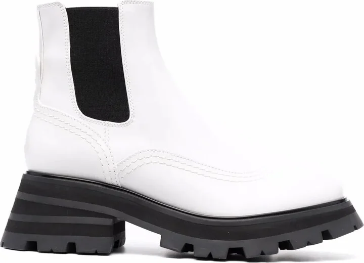 Wander ridged-sole leather boots