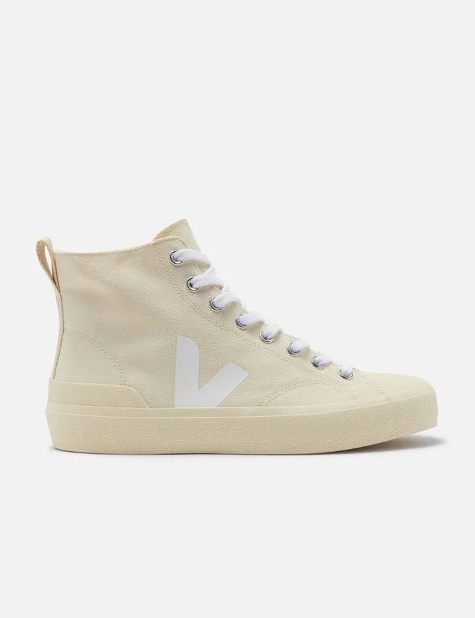 White > 白色 > 화이트 > ホワイト