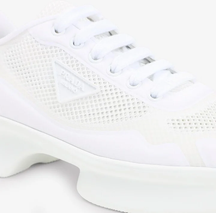 Wavy Triangle Logo Low-Top Sneakers - Image 3