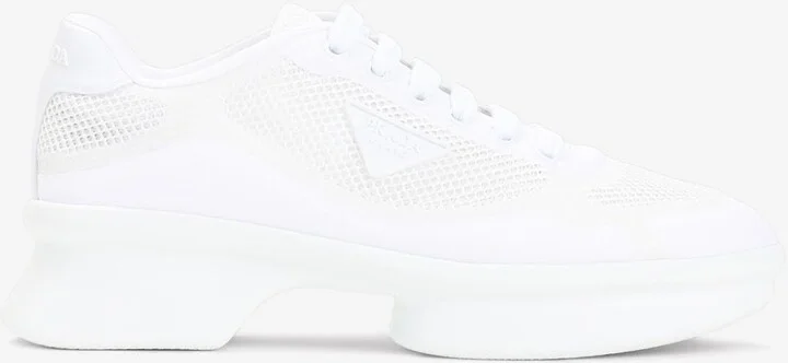 Wavy Triangle Logo Low-Top Sneakers