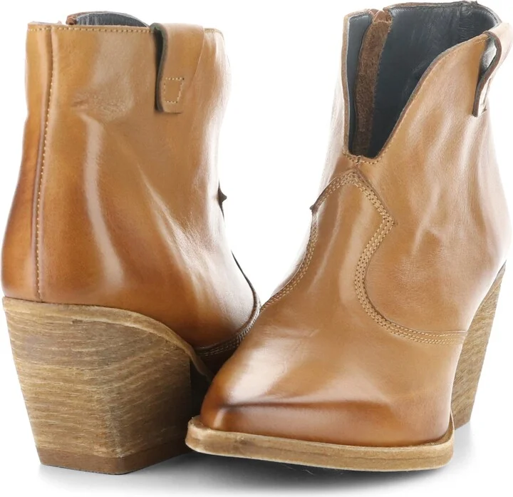 Waxi Pointed Toe Western Boot - Image 8